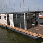 Ostsee Hausboot Ostseeblick 1