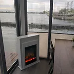 Ostsee Hausboot Ostseeblick 1 펜션 *