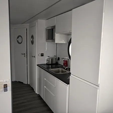 Ostsee Hausboot Ostseeblick 1 * Шлезвиг