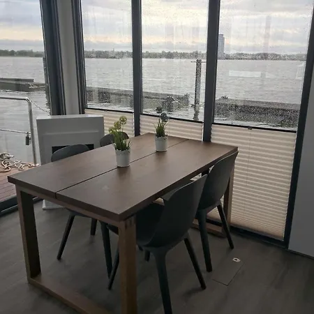 Ostsee Hausboot Ostseeblick 1 * Шлезвиг