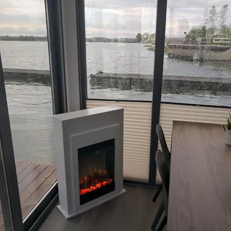Ostsee Hausboot Ostseeblick 1 Ferienhaus *