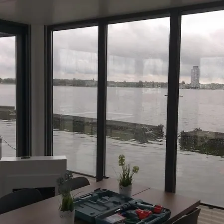 Ferienhaus Ostsee Hausboot Ostseeblick 1 *