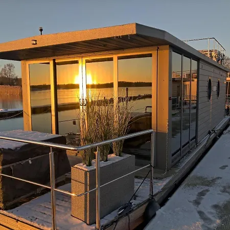Ostsee Hausboot Ostseeblick 1 Ferienhaus *