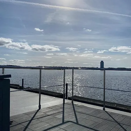 Ostsee Hausboot Ostseeblick 1 Szlezwik