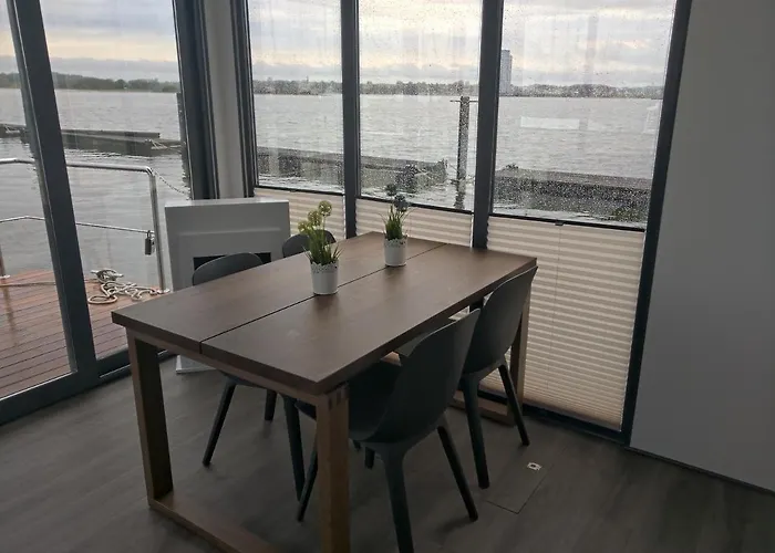 Ostsee Hausboot Ostseeblick 1 * Schleswig