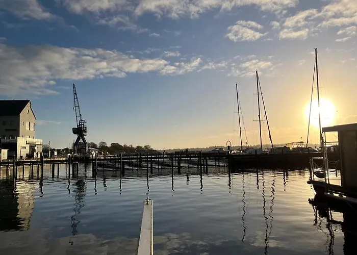 Ostsee Hausboot Ostseeblick 1 * Schleswig